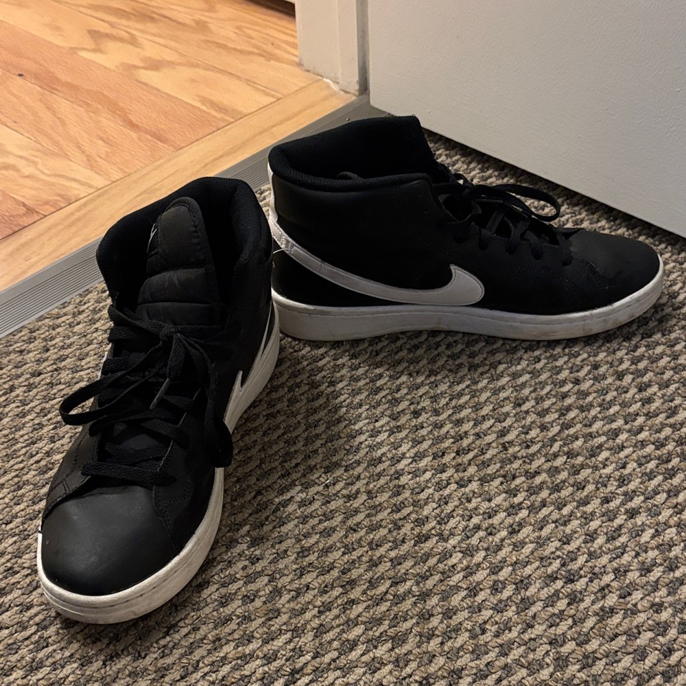 Nike Men's Black and White High Top Sneakers